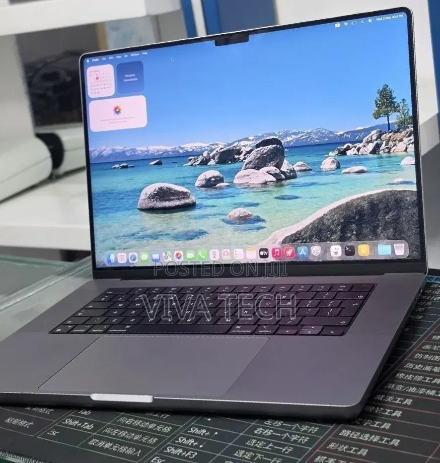 New Laptop Apple 32GB Apple M1 Pro SSD 512GB