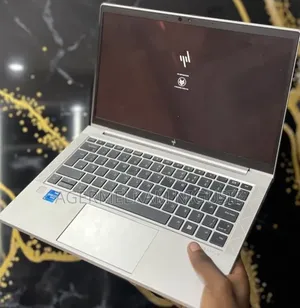 New Laptop HP EliteBook 830 G8 16GB Intel Core i5 SSD 512GB