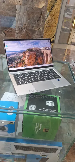 New Laptop HP EliteBook x360 1030 G8 16GB Intel Core i7 SSD 512GB