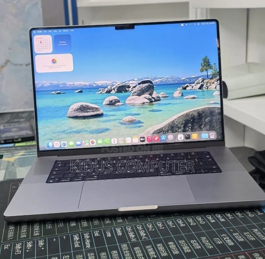 New Laptop Apple MacBook Pro 2021 M1 32GB Apple M1 SSD 512GB