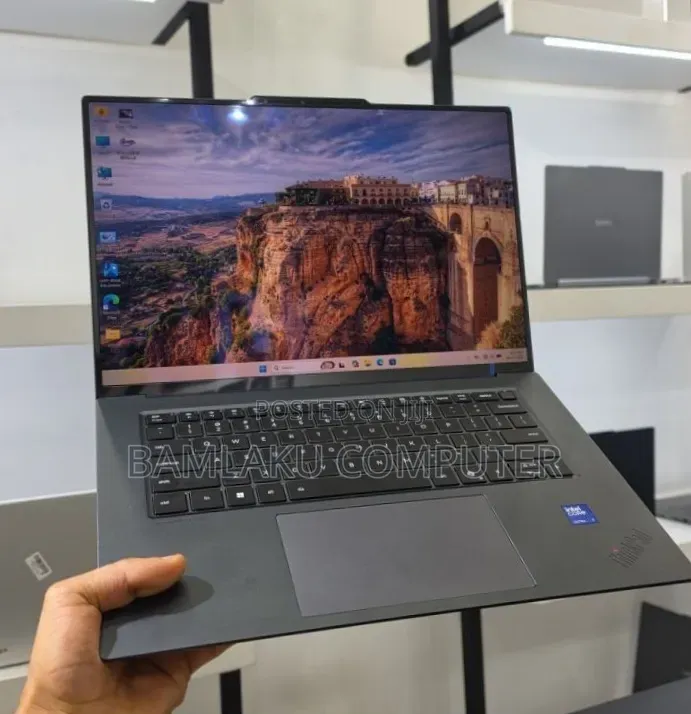 New Laptop Lenovo ThinkPad 11e 32GB Intel Core Ultra 7 SSD 1T