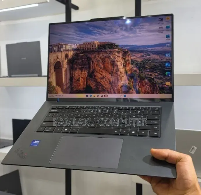 New Laptop Lenovo ThinkPad 11e 32GB Intel Core Ultra 7 SSD 1T