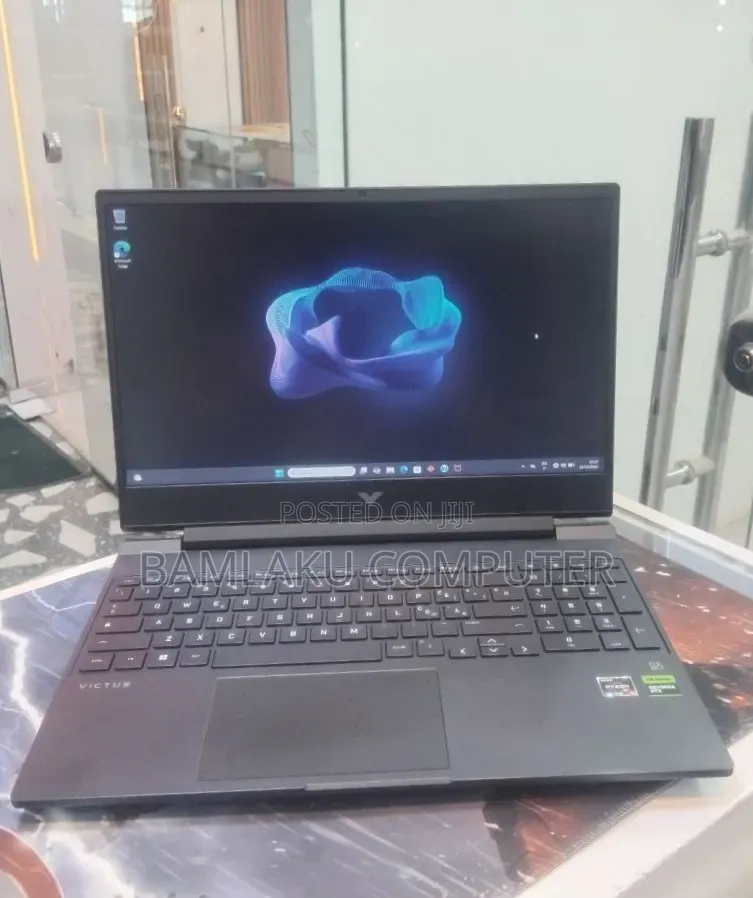New Laptop HP Victus 16 16GB AMD Ryzen 5 SSD 512GB