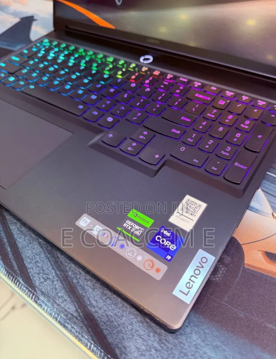 New Laptop Lenovo Legion Pro 7 16GB Intel Core i9 SSD 1T