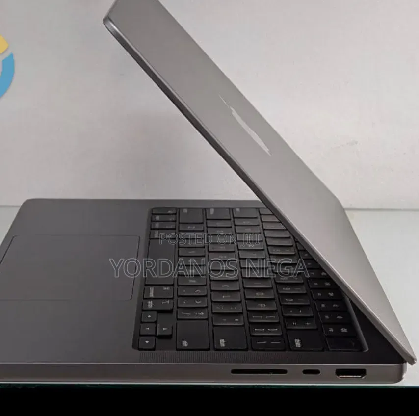 New Laptop Apple MacBook Pro 2021 M1 16GB Apple M1 Pro SSD 512GB