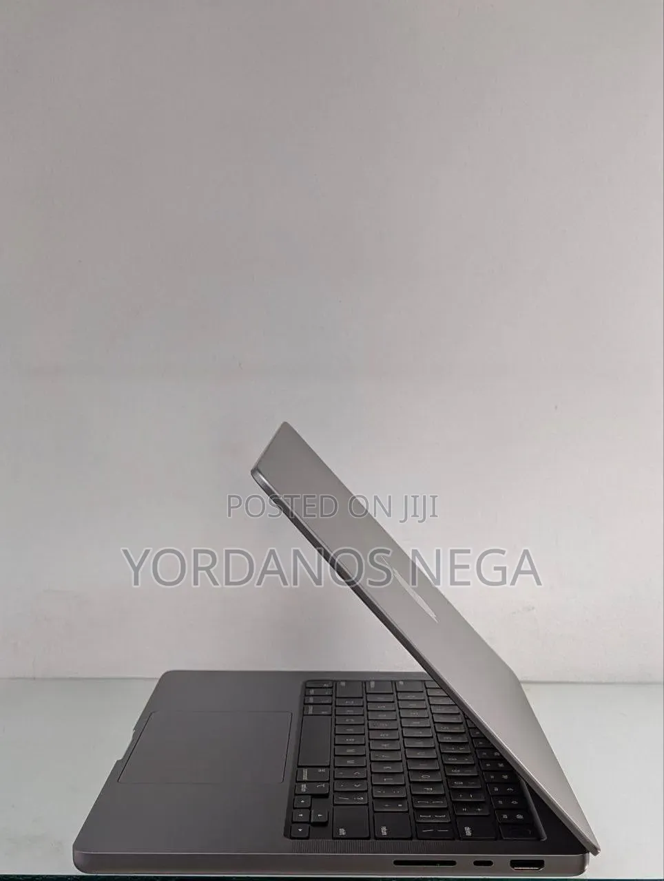 New Laptop Apple MacBook Pro 2021 M1 16GB Apple M1 Pro SSD 512GB
