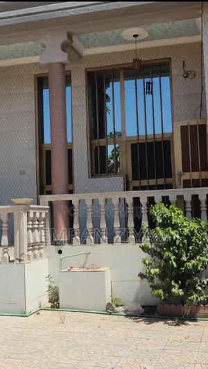 4bdrm Villa in Adama for rent