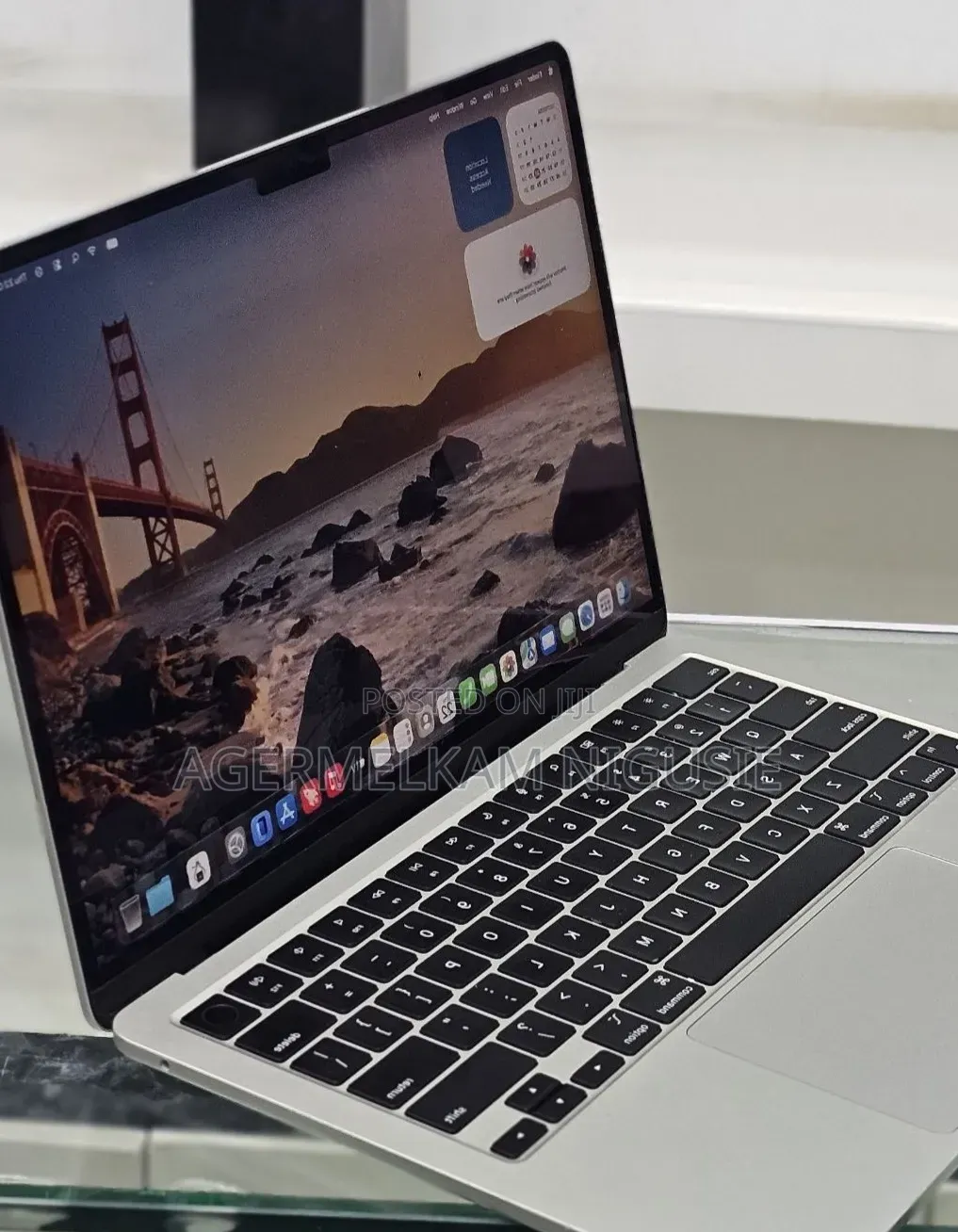 New Laptop Apple MacBook Air 2022 M2 16GB AMD A10 SSD 512GB