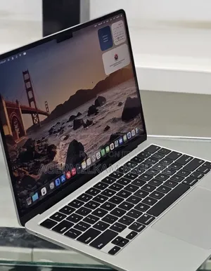 New Laptop Apple MacBook Air 2022 M2 16GB AMD A10 SSD 512GB