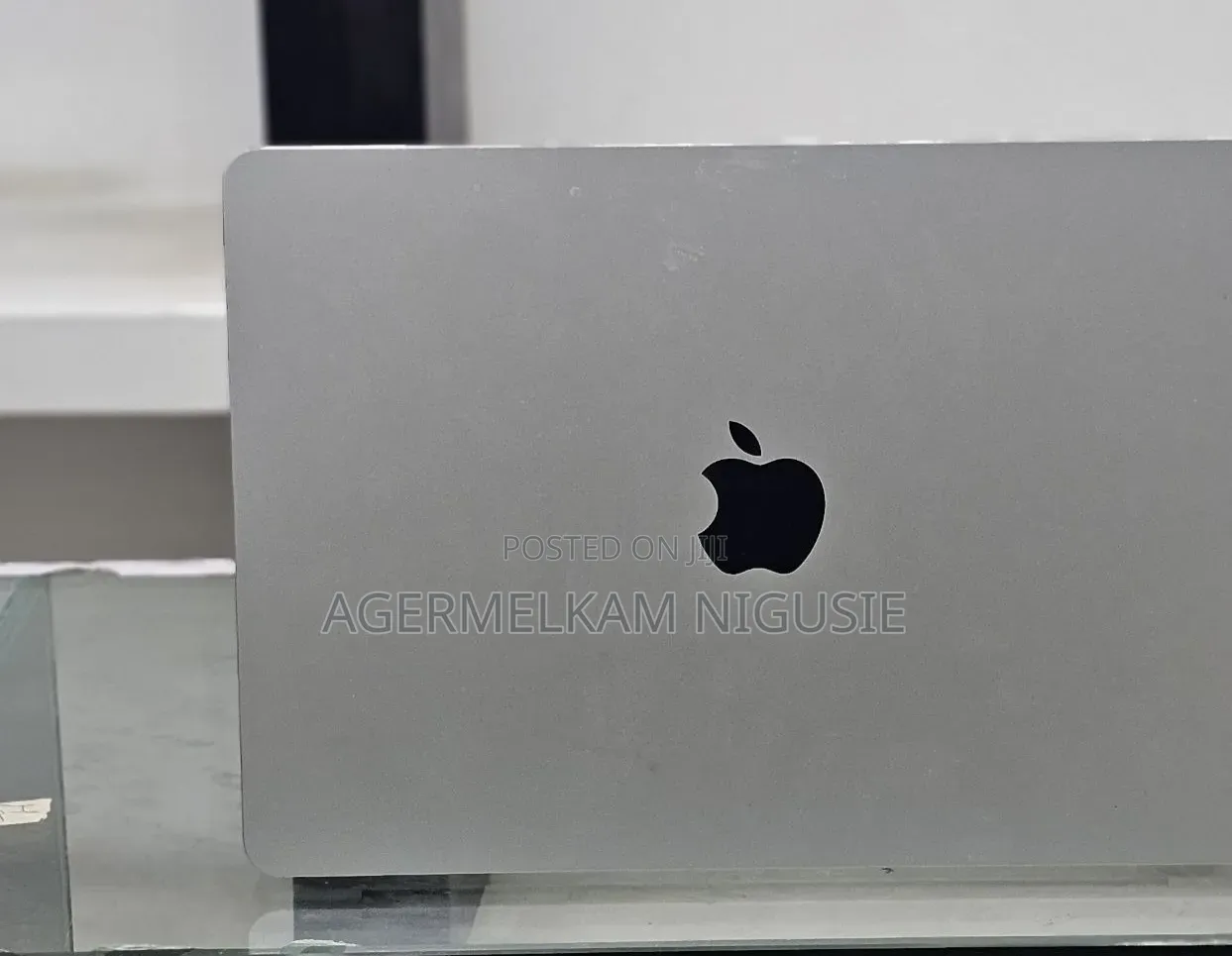 New Laptop Apple MacBook Air 2022 M2 16GB AMD A10 SSD 512GB
