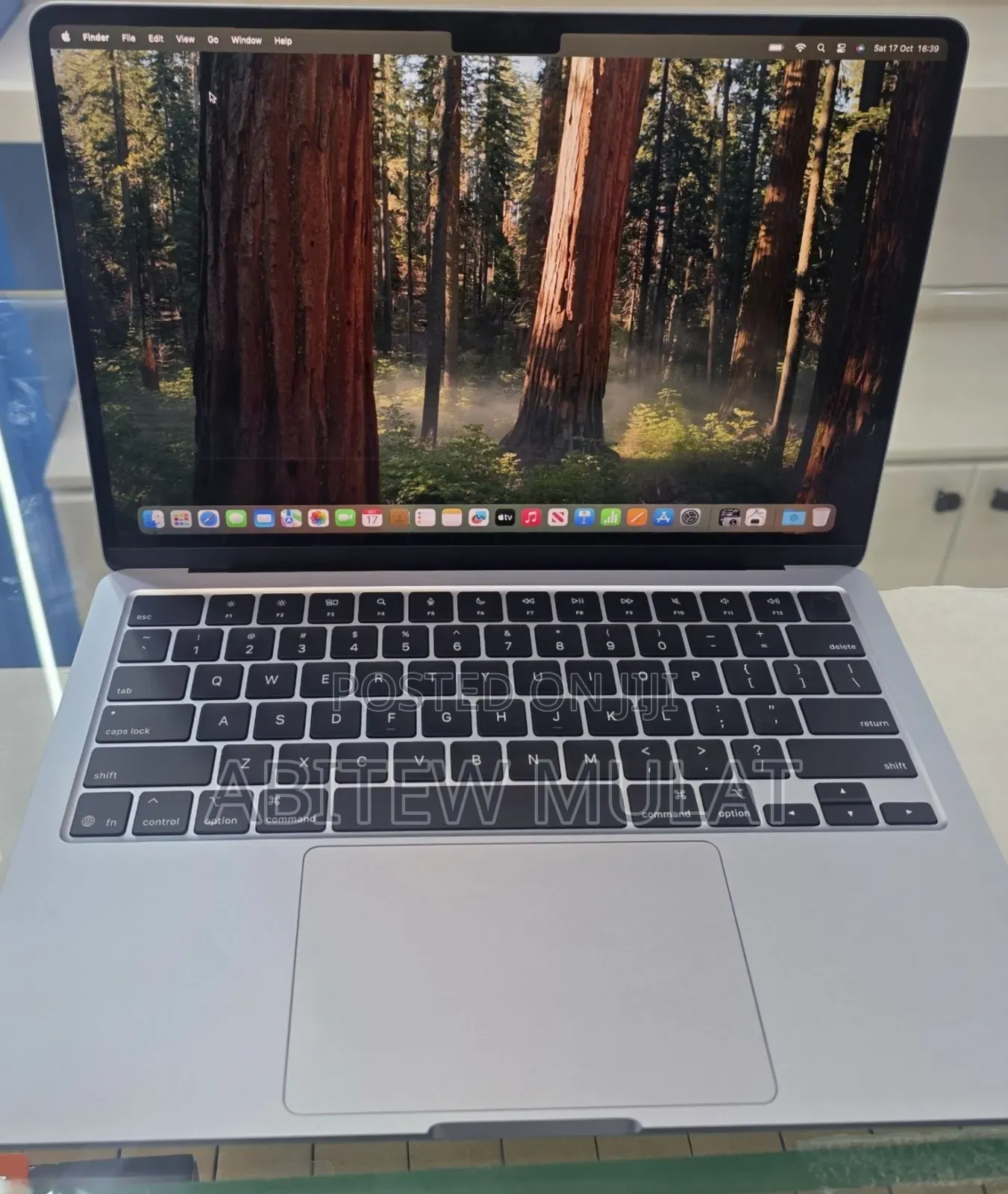 New Laptop Apple MacBook Air 2025 M4 16GB Apple M4 SSD 512GB