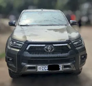 Toyota Hilux 2022 Gray