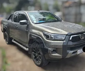 Toyota Hilux 2022 Gray