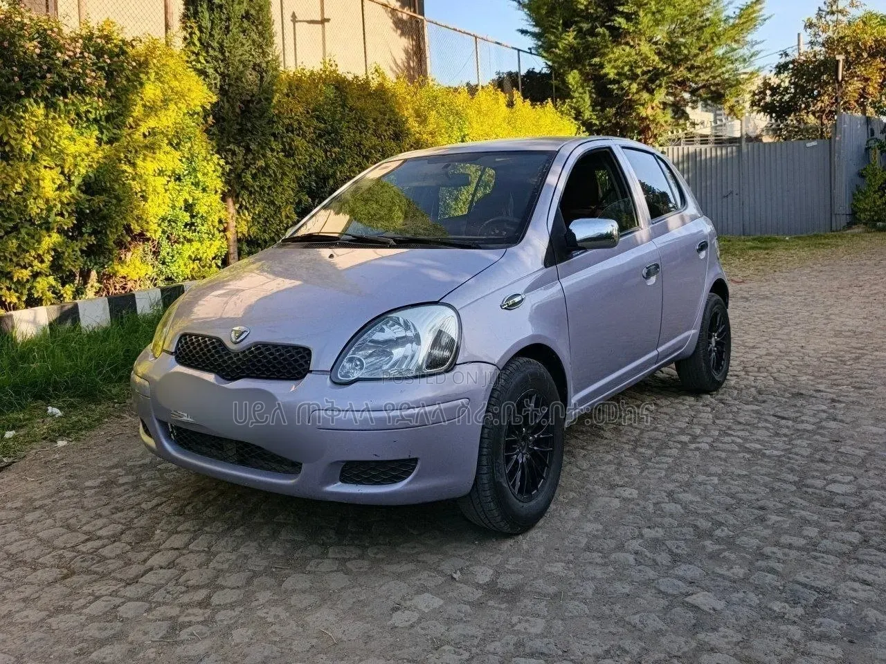 Toyota Vitz 2004 Pink