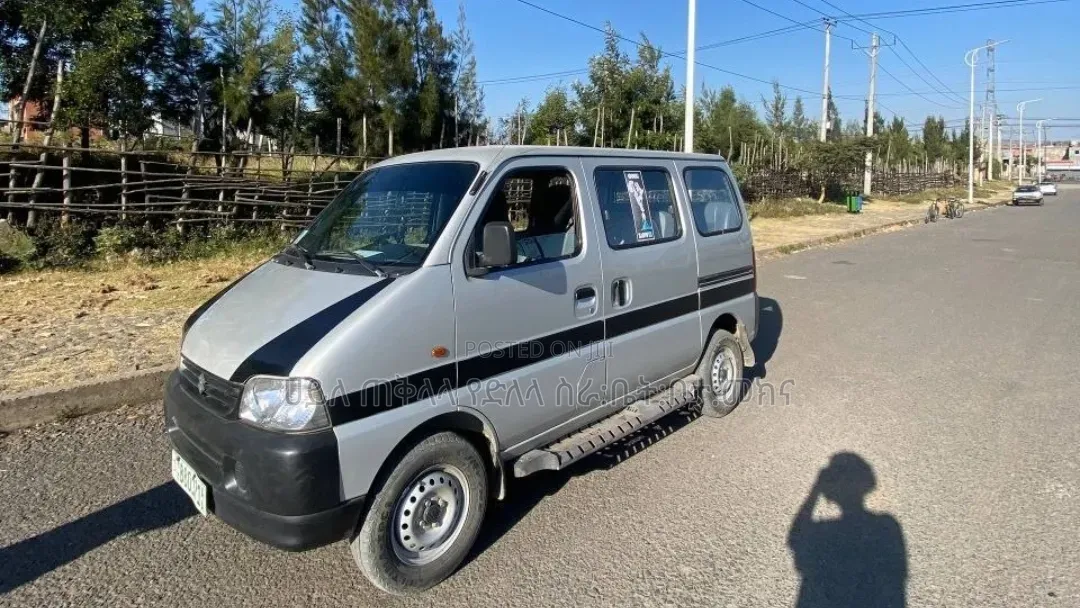 Suzuki Eeco 2024 Silver