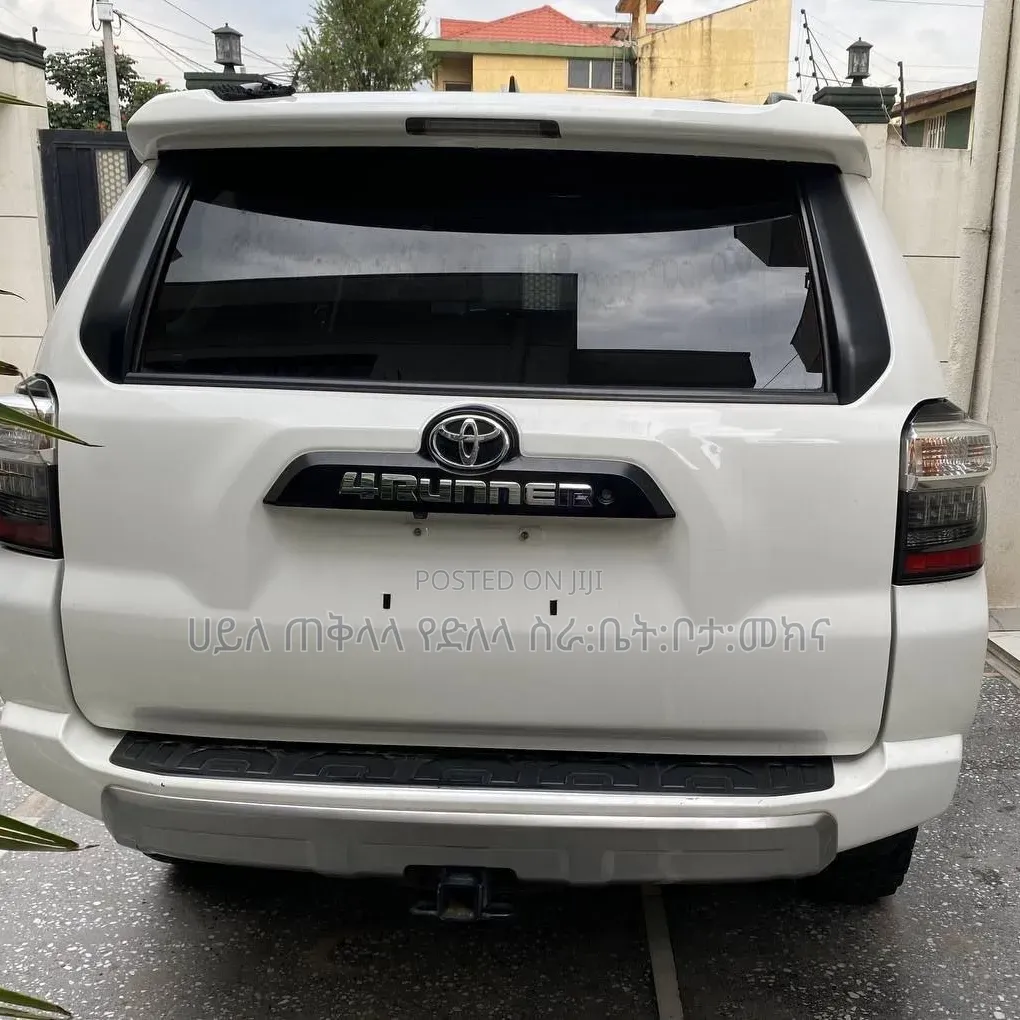 Toyota 4-Runner 2019 White