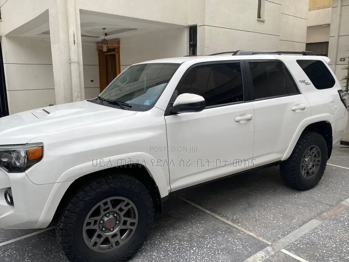 Toyota 4-Runner 2019 White