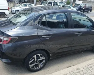 Hyundai I10 2023 Maroon