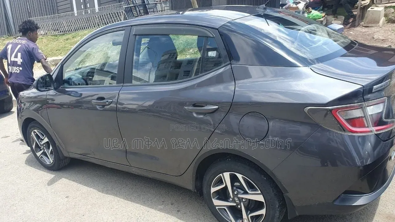 Hyundai I10 2023 Maroon
