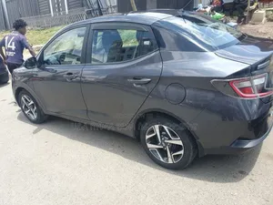Hyundai I10 2023 Maroon