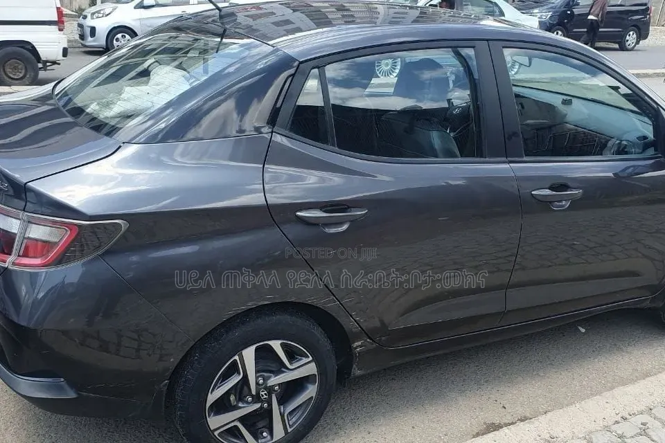Hyundai I10 2023 Maroon