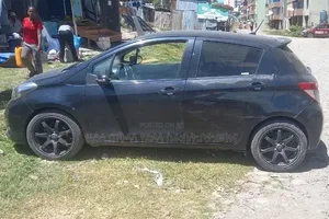 Toyota Yaris 2012 Maroon