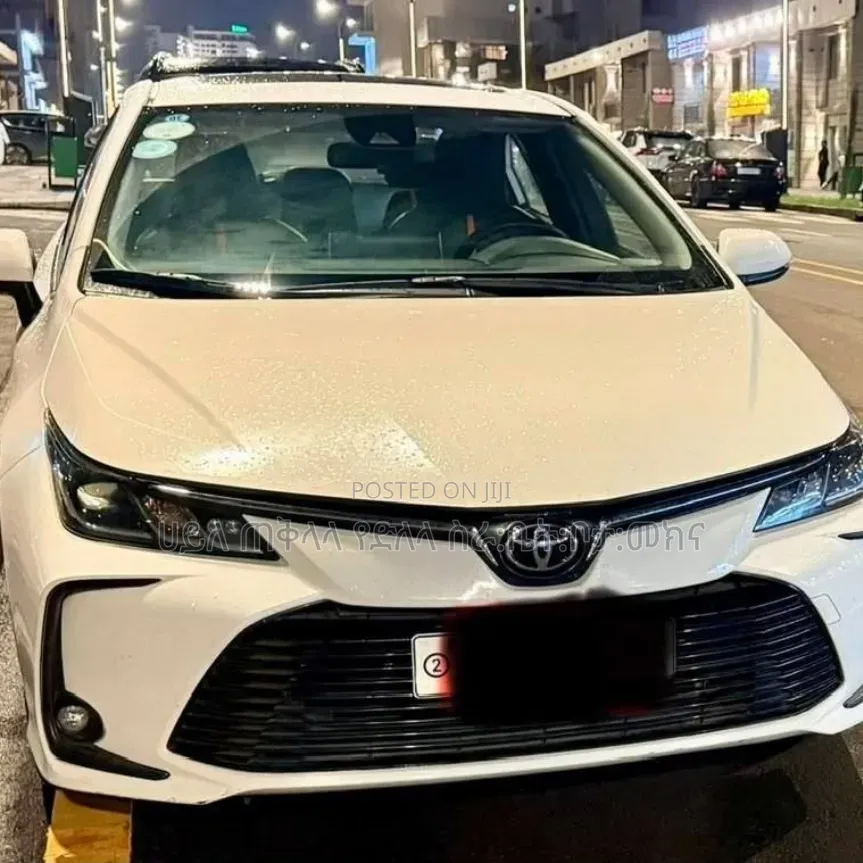 Toyota Corolla 2023 White