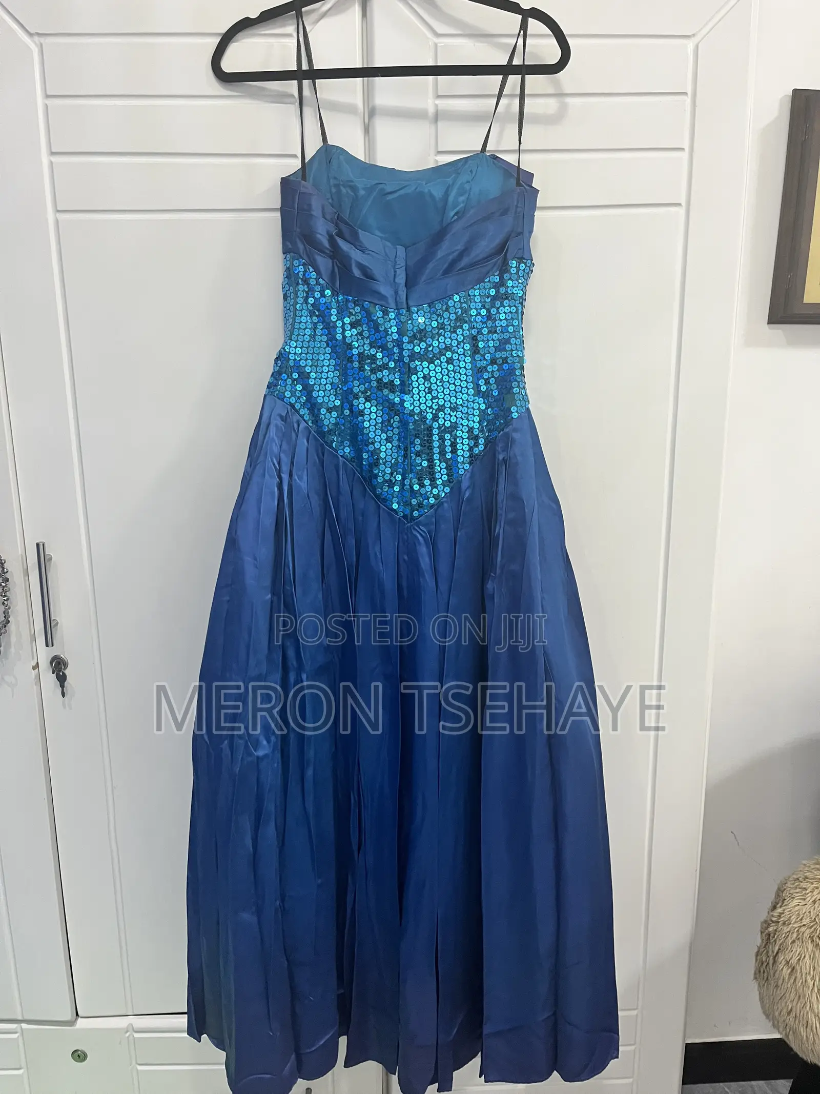 Sparkly Occassion Dress (M)