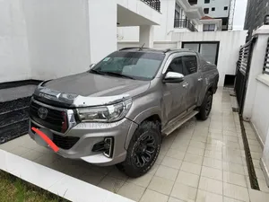Toyota Hilux 2019 Pink