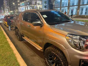 Toyota Hilux 2019 Pink