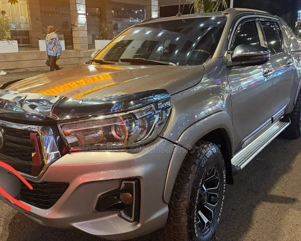 Toyota Hilux 2019 Pink