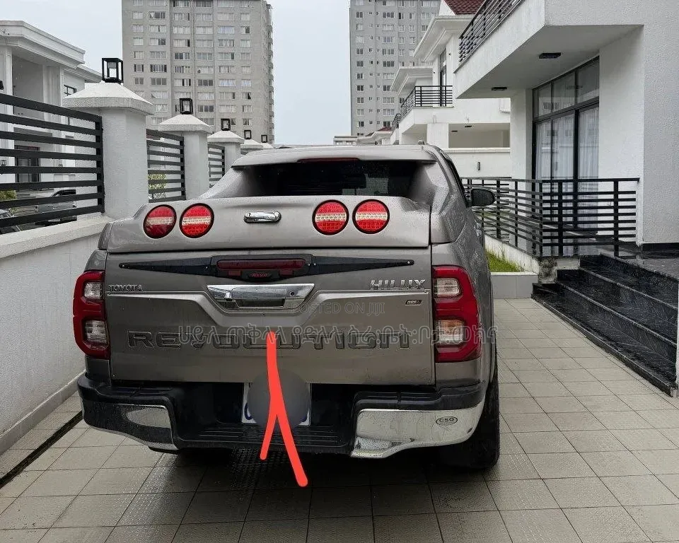 Toyota Hilux 2019 Pink