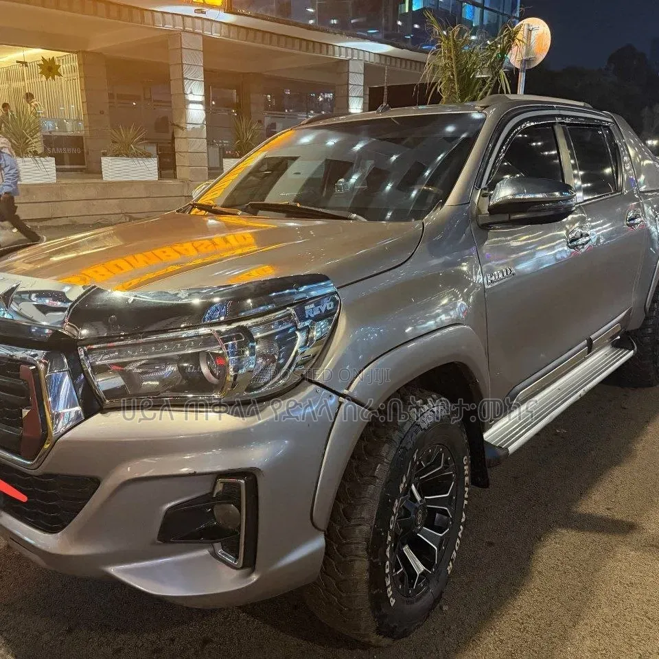 Toyota Hilux 2019 Pink