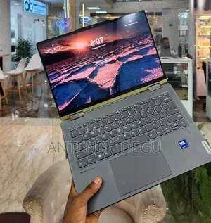 New Laptop Lenovo Yoga Slim 7 16GB Intel Core Ultra 7 SSD 512GB