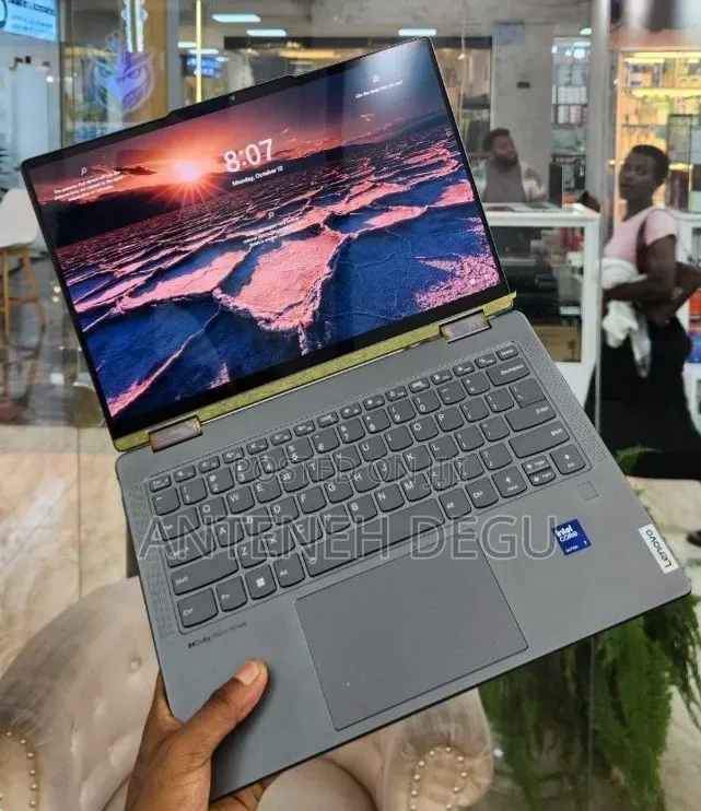 New Laptop Lenovo Yoga Slim 7 16GB Intel Core Ultra 7 SSD 512GB