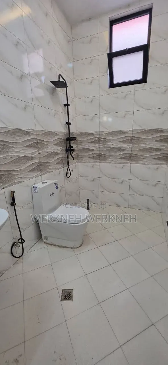 Furnished 3bdrm Villa in የግል, Bole for sale