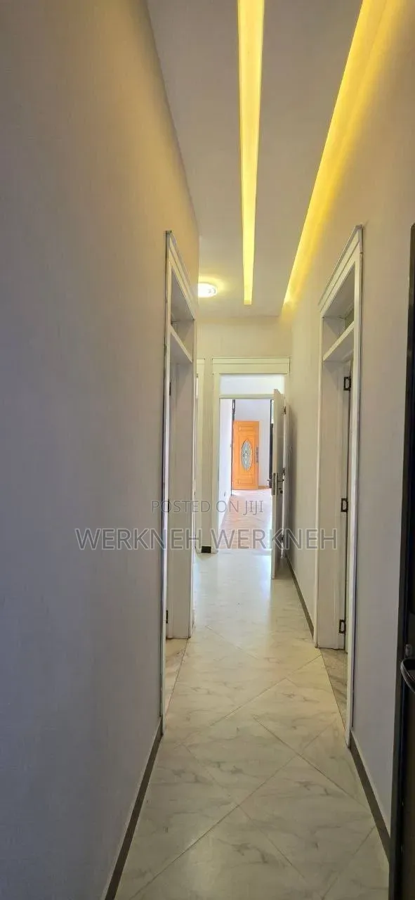 Furnished 3bdrm Villa in የግል, Bole for sale