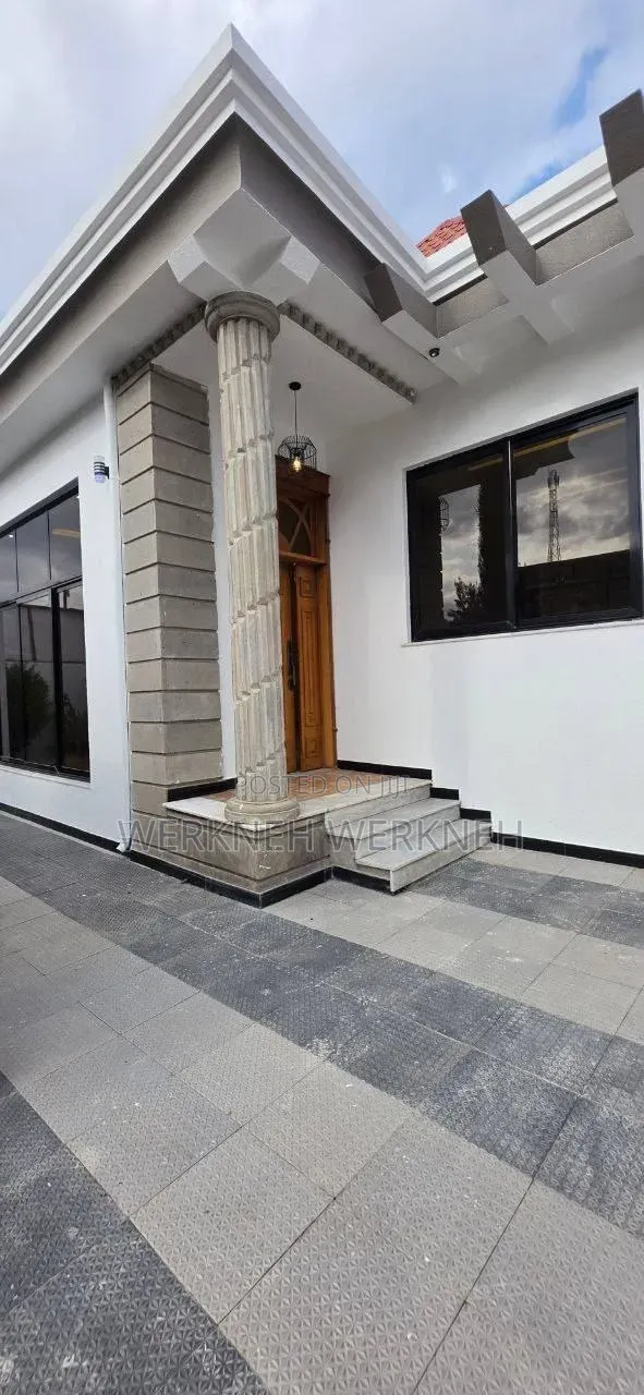 Furnished 3bdrm Villa in የግል, Bole for sale