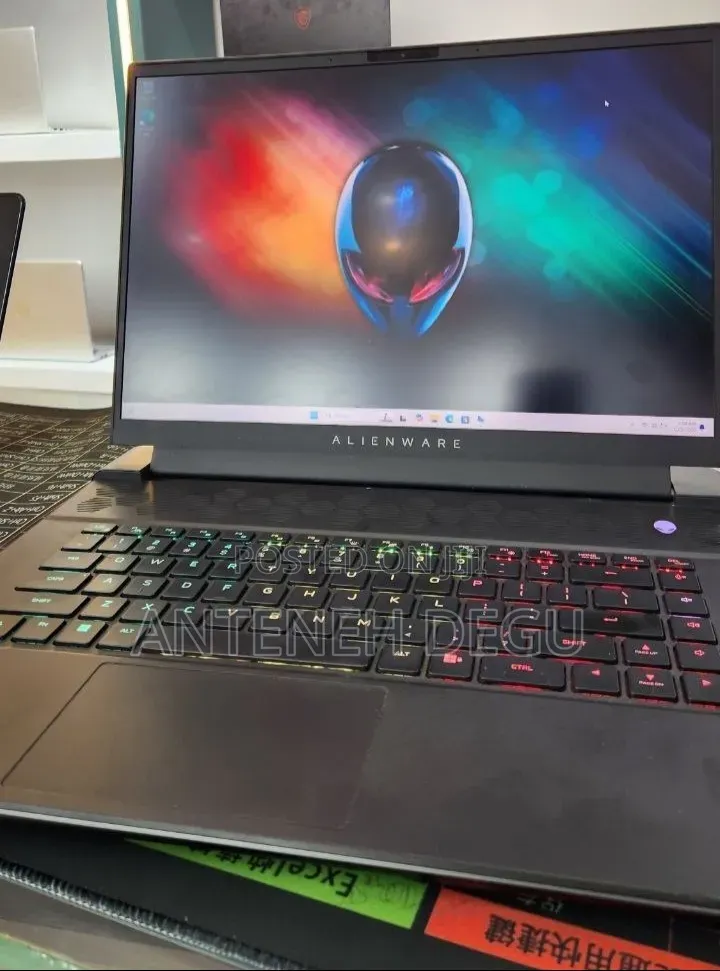 New Laptop Alienware M16 16GB AMD Ryzen 9 SSD 1T
