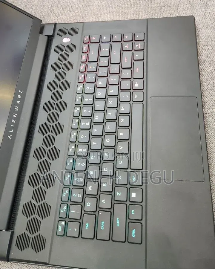New Laptop Alienware M16 16GB AMD Ryzen 9 SSD 1T