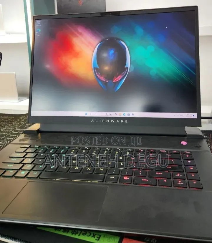 New Laptop Alienware M16 16GB AMD Ryzen 9 SSD 1T