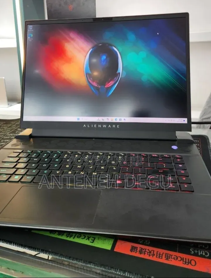 New Laptop Alienware M16 16GB AMD Ryzen 9 SSD 1T