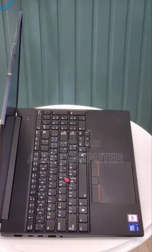 New Laptop Lenovo 16GB Intel Core Ultra 7 SSD 512GB