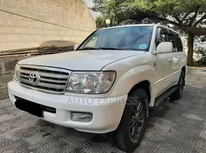 Toyota Land Cruiser 2005 White
