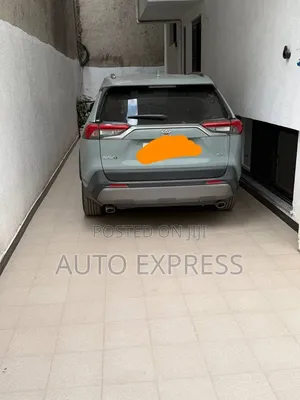 Toyota RAV4 2020 Blue