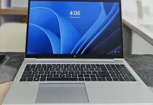 New Laptop HP ZBook Firefly G8 16GB Intel Core i7 SSD 512GB