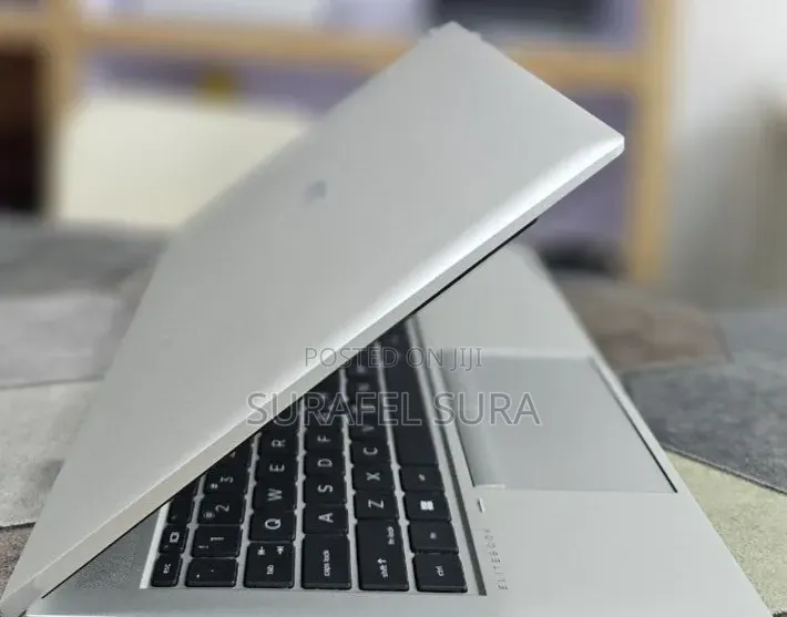 New Laptop HP ZBook Firefly G8 16GB Intel Core i7 SSD 512GB