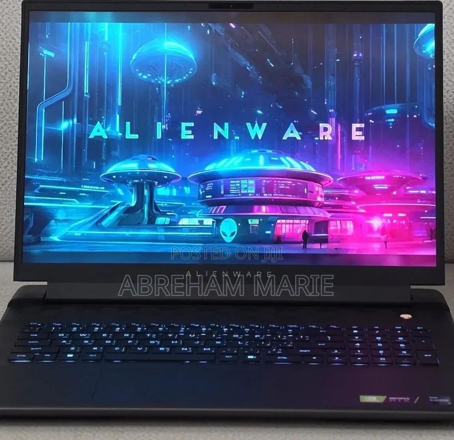 New Laptop Alienware M18 R2 32GB Intel Core i9 SSD 2T