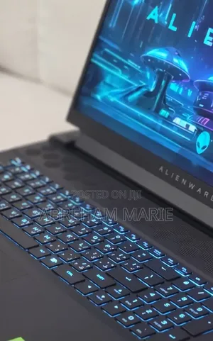 New Laptop Alienware M18 R2 32GB Intel Core i9 SSD 2T