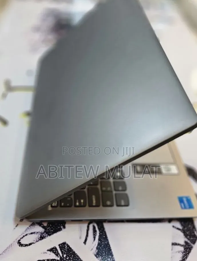 New Laptop Lenovo Ideapad 3 8GB Intel Core i5 SSD 512GB